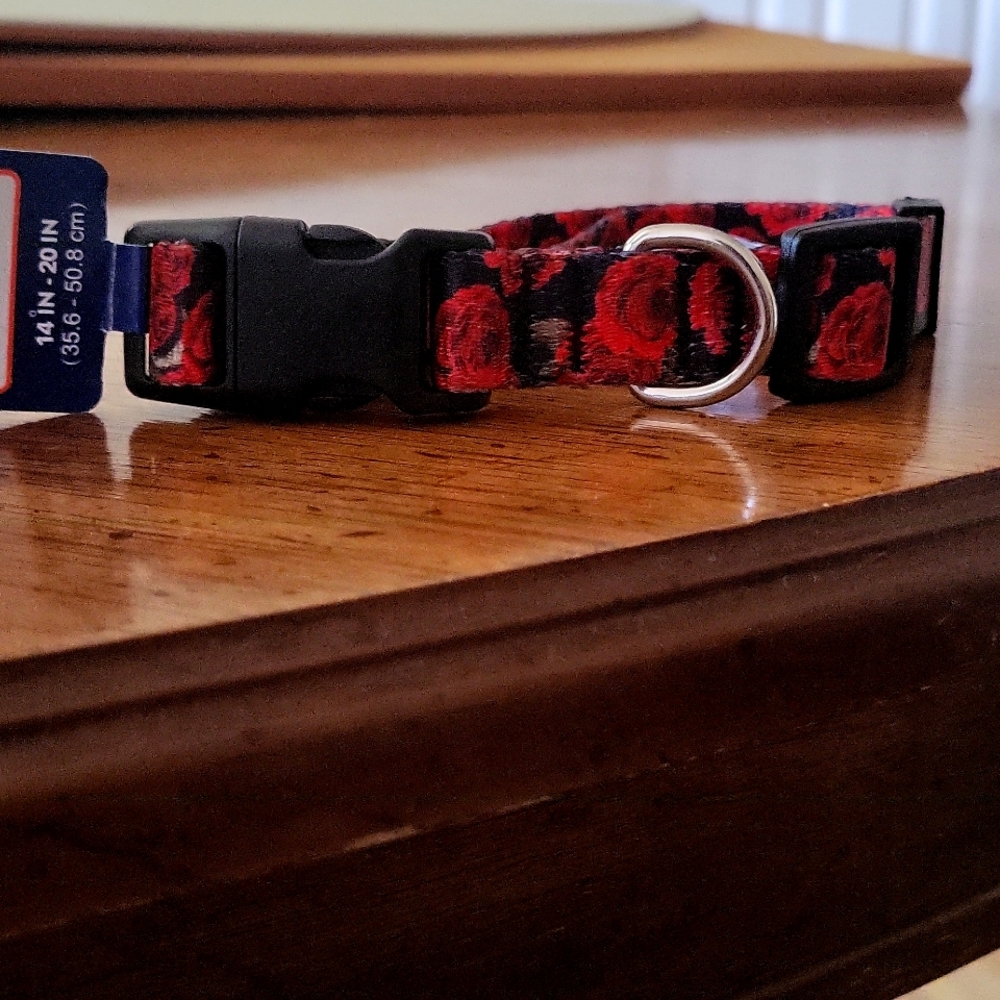 Rose dog collar